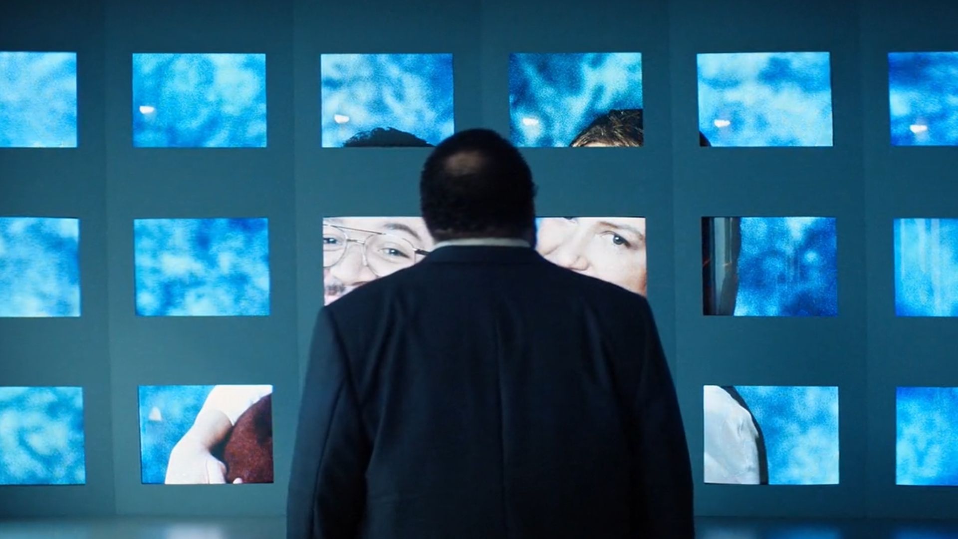 Innie Dylan In 'Who Is Alive?' From Severance.