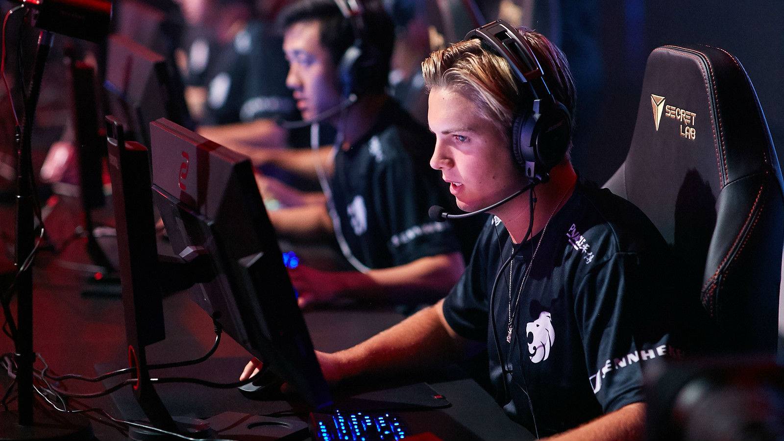 CS:GO Berlin Major: MIBR, FaZe, North Eliminated