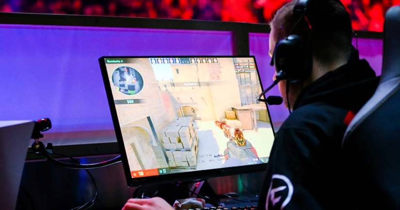 US Navy Redirects Advertising to Esports, YouTube