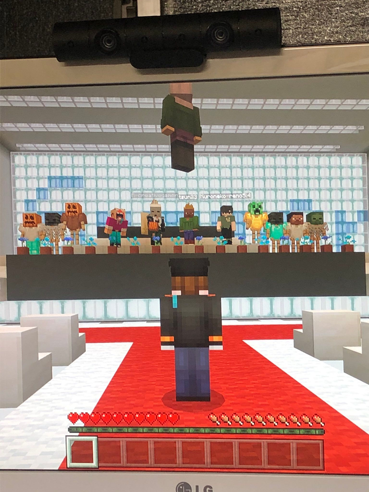 students-hold-virtual-graduation-ceremony-in-minecraft-following-coronavirus-school-closures