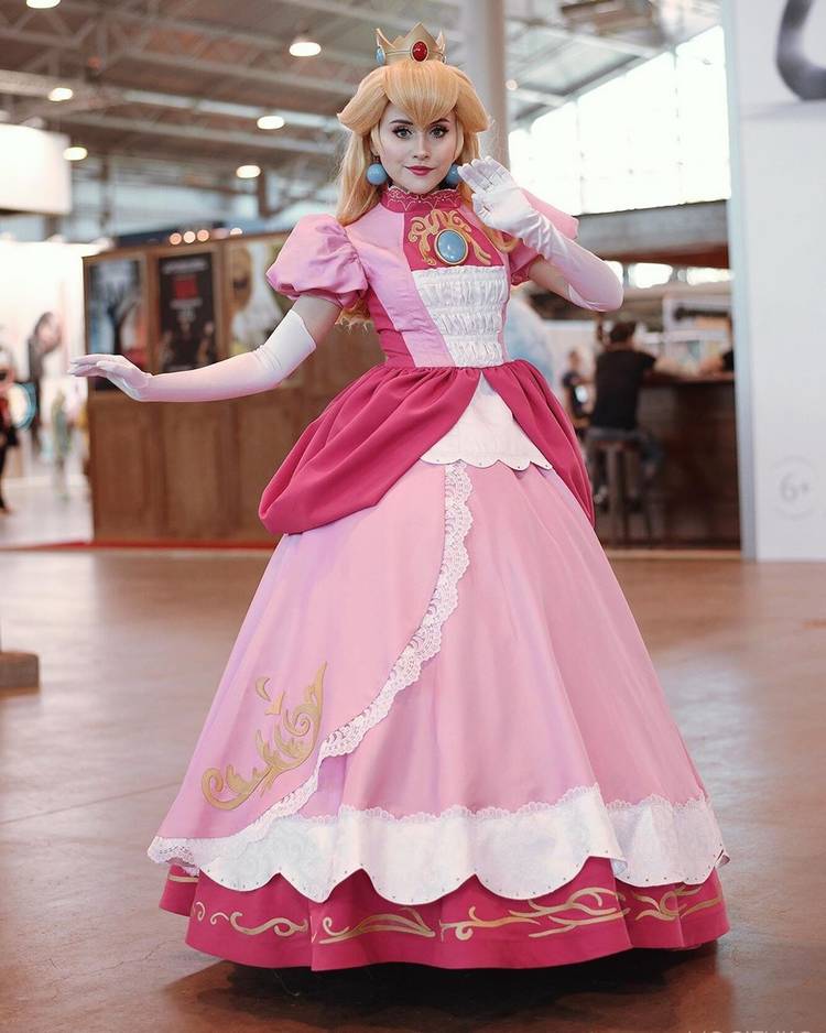 10 Princess Peach Cosplays That Look Just Like The Game 10 Princess Peach Cosplays That Look Just Like The Game