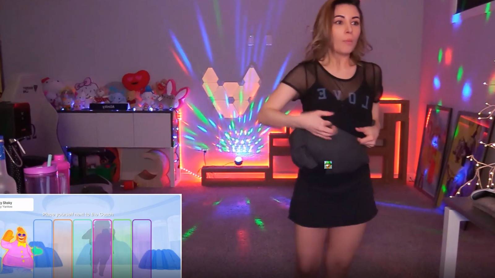 Alinity Accidentally Flashes Twitch But Can't Delete The Evidence