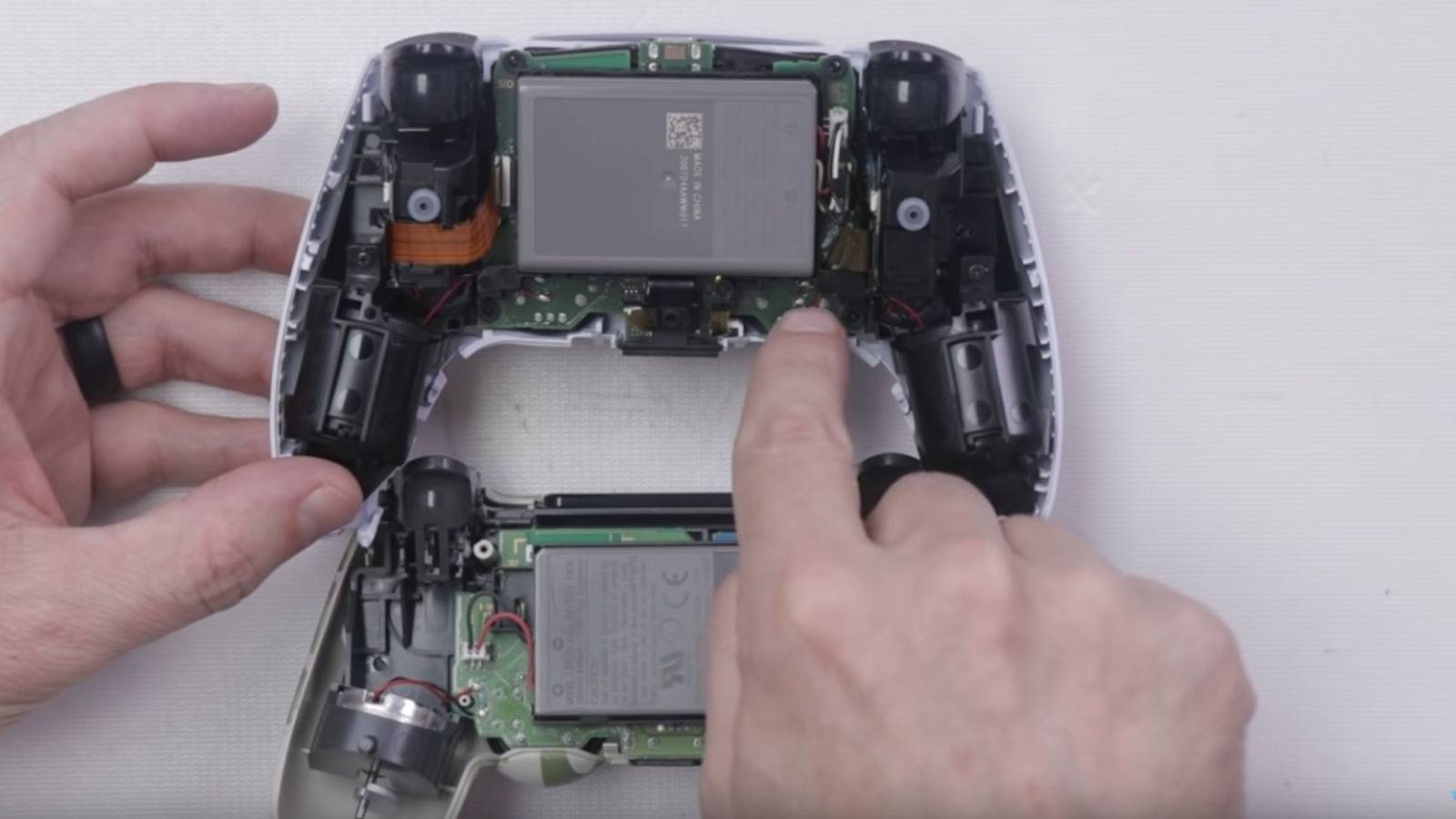 YouTuber Provides A PS5 DualSense Controller Teardown To Reveal Its  Advanced Technology