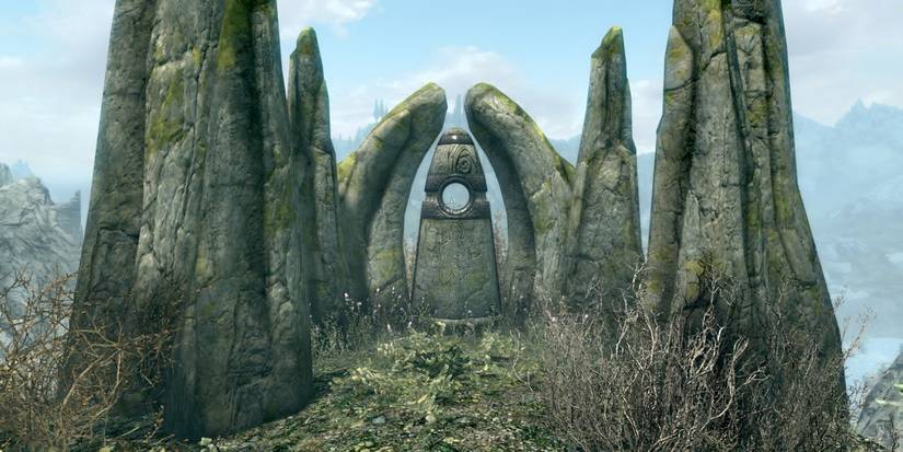 Skyrim: Close up of the Lover Stone