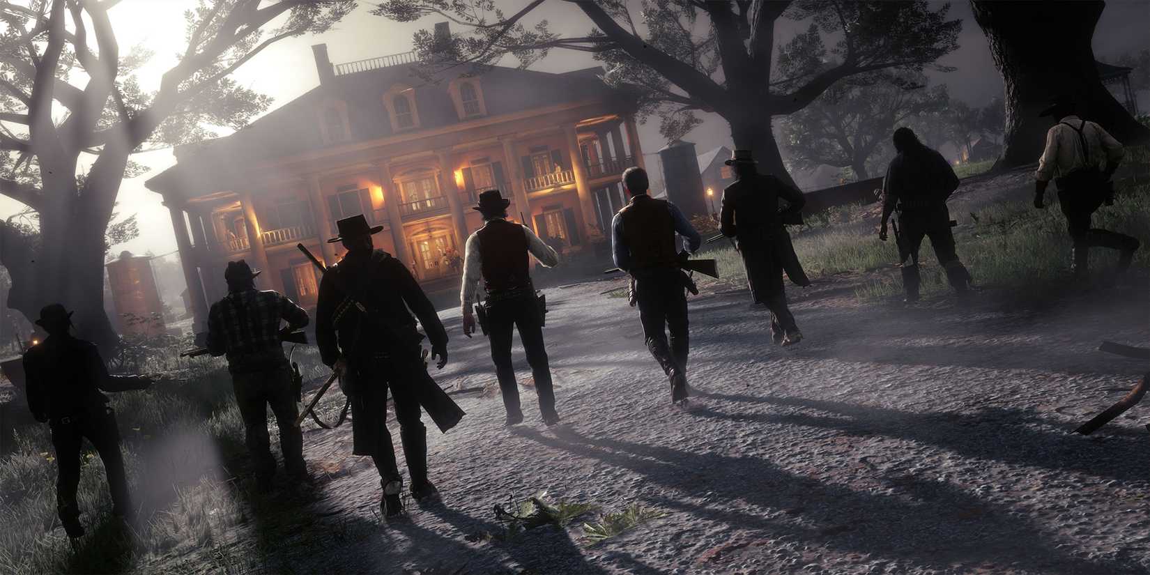 Red Dead Redemption 2 Screenshot of the Van Der Linde gang walking to Braithwaite Manor with weapons in hand.