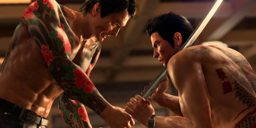 Kiryu blocks a sword slash from Kyosei Shishido in Like A Dragon Gaiden: The Man Who Erased His Name.