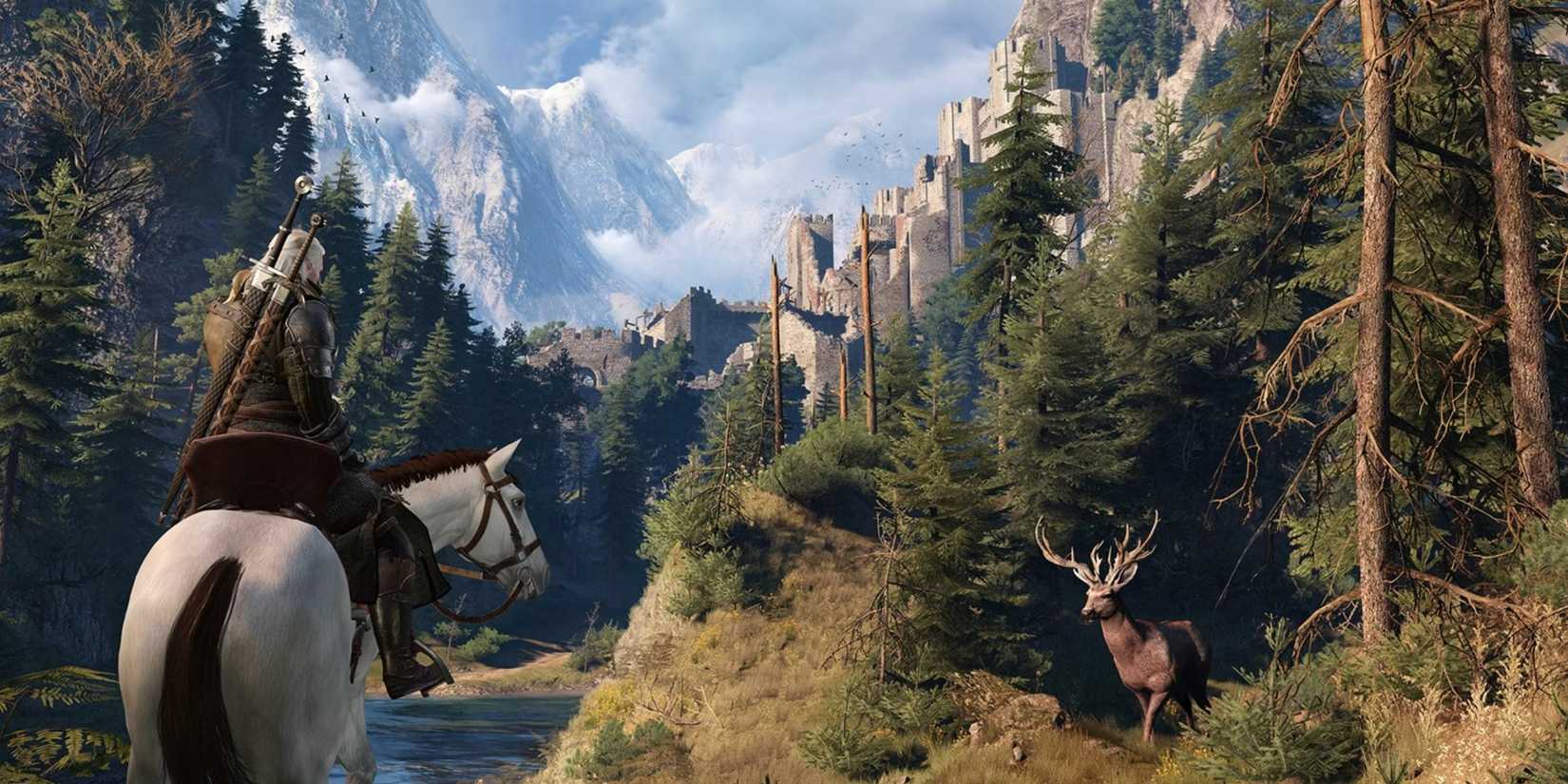 Geralt riding a horse next to a forest and castle in The Witcher 3.