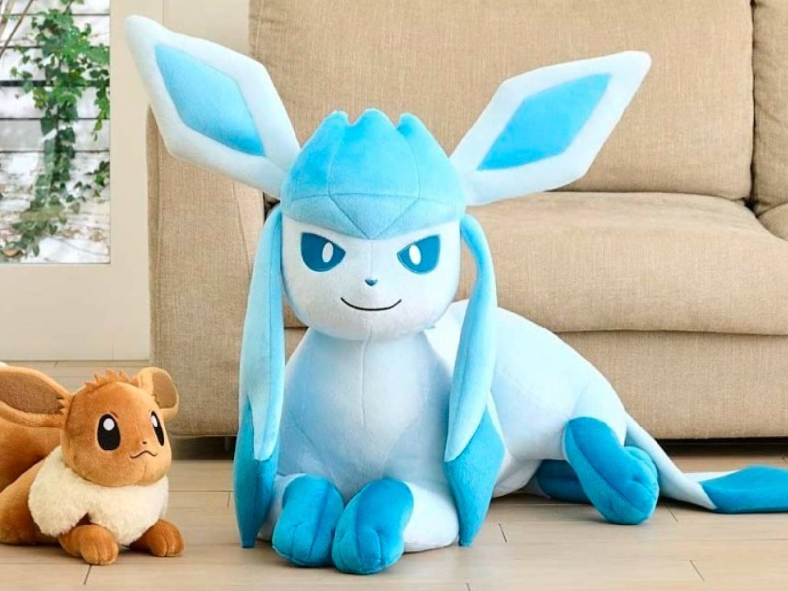 Pokemon's Life-Size Glaceon, Sylveon, And Leafeon Plushes Are Now Available, image size:1600x1200