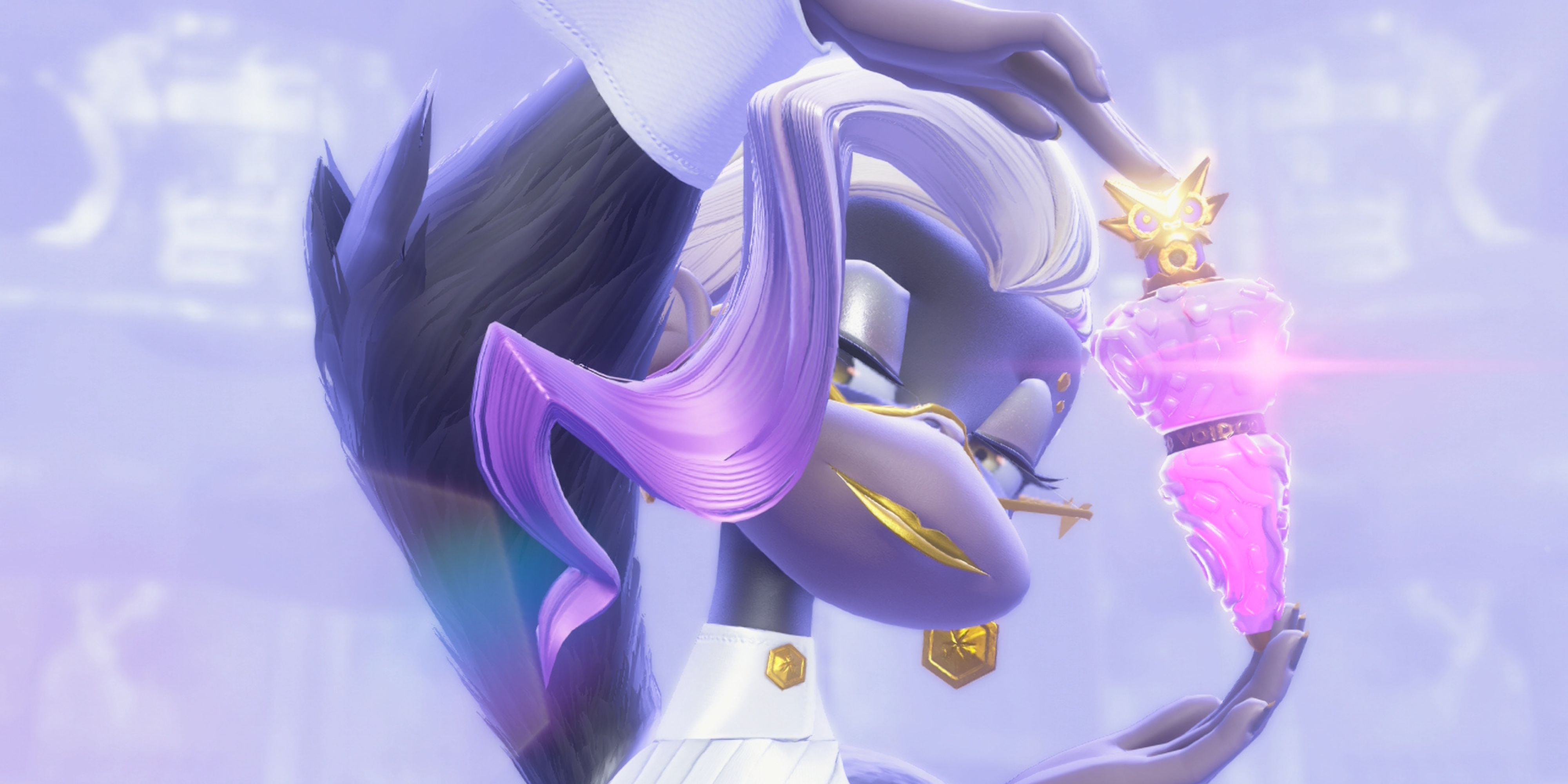 Poppy Kong holding perfume in Donkey Kong Bananza