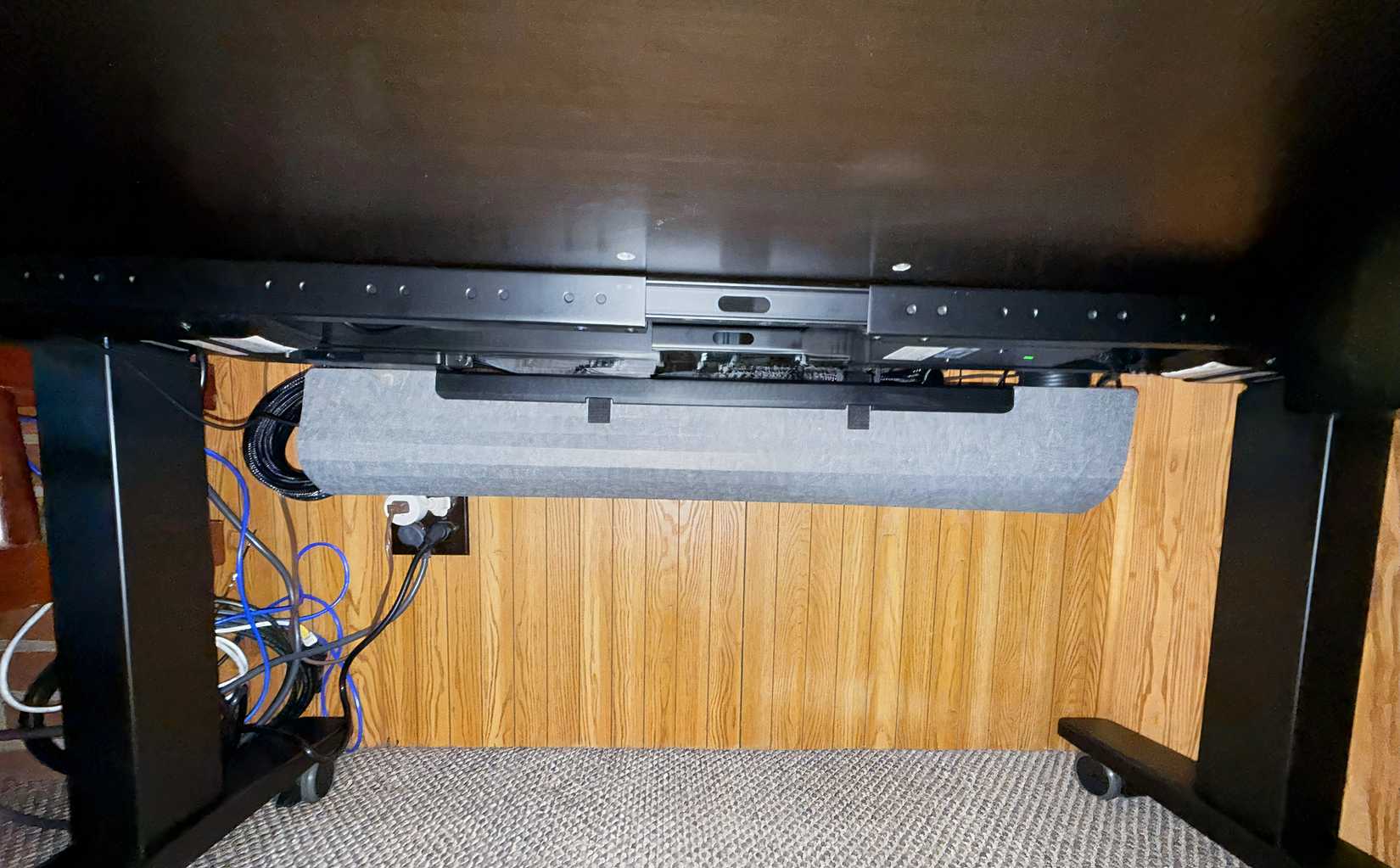 Uplift V3 Standing Desk Review: A Work Desk That's Also A Gaming Desk