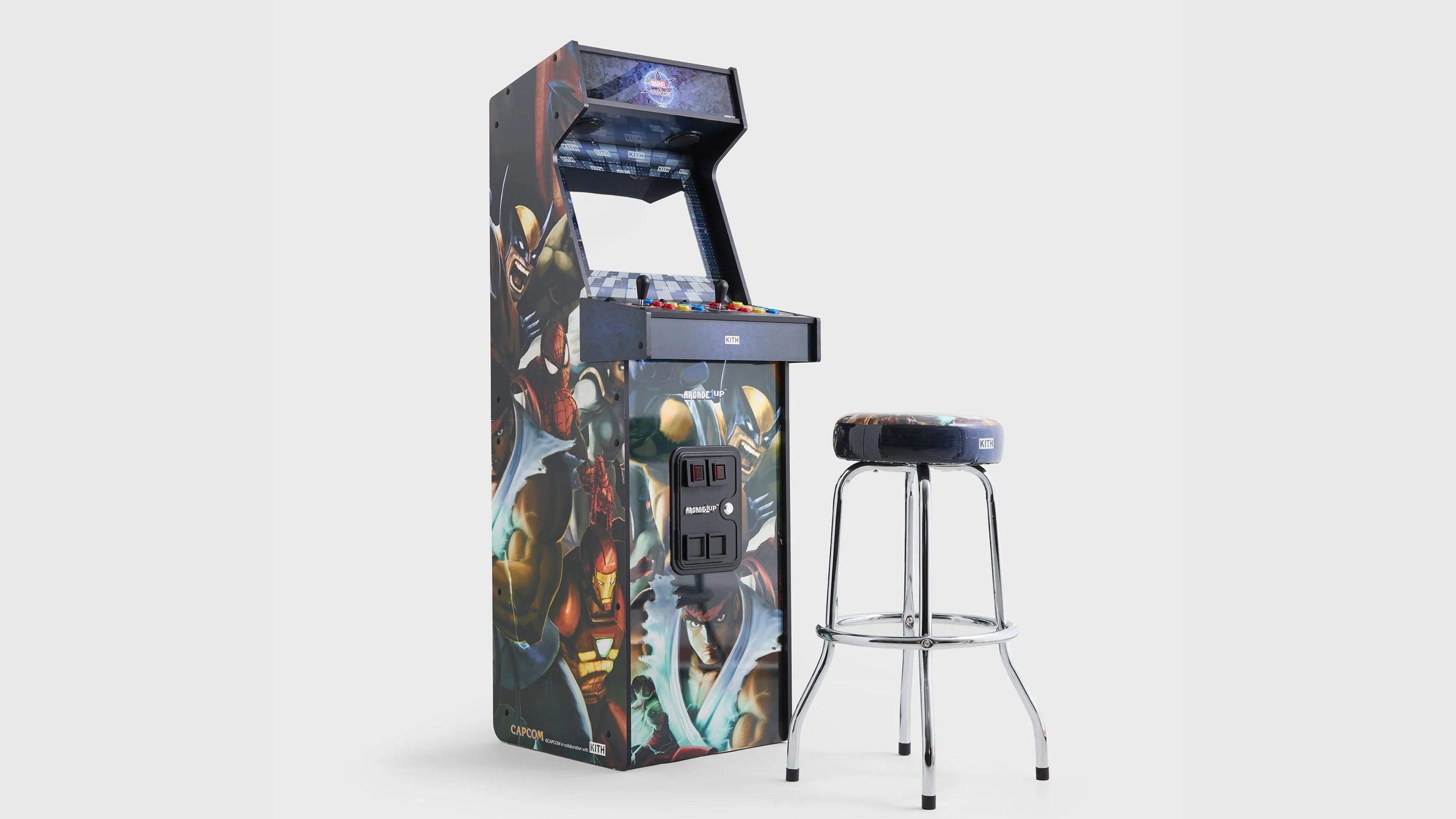 Caixa de tênis Marvel vs. Capcom Kith x Asics com arte de personagens.