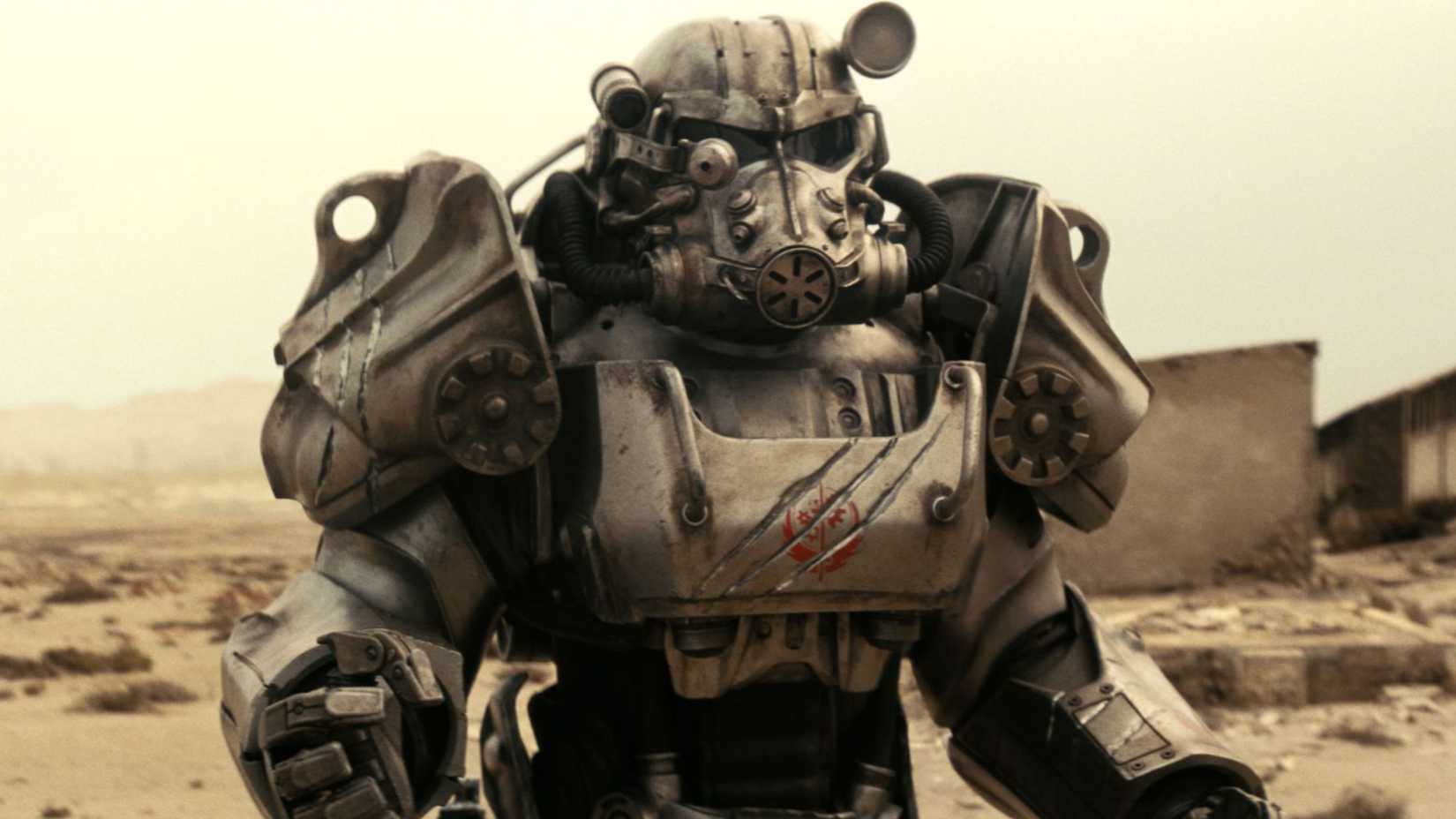 Maximus wears power armor in Fallout season one.