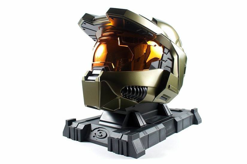This is the Master Chief helmet that comes with the Collector's Edition of Halo 3.