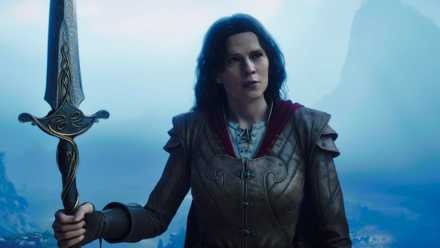 Fable's Isabel holds a bladed staff.