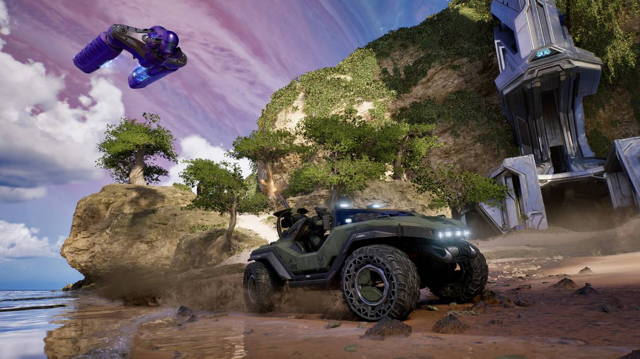 Driving through the massive world in Halo: Campaign Evolved.