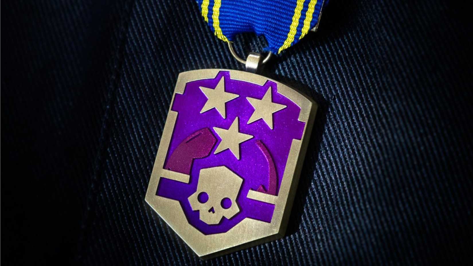 helldivers 2 hell commander pin.