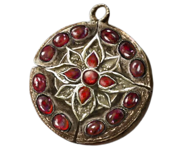elden ring crimson amber medallion 3