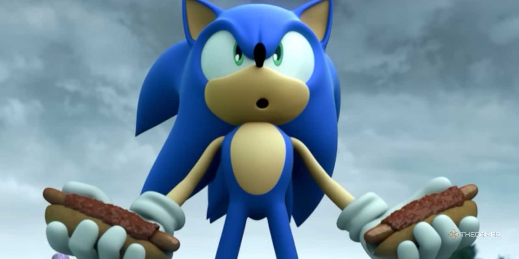 Sonic holding two chili dogs in Sonic And The Black Knight.
