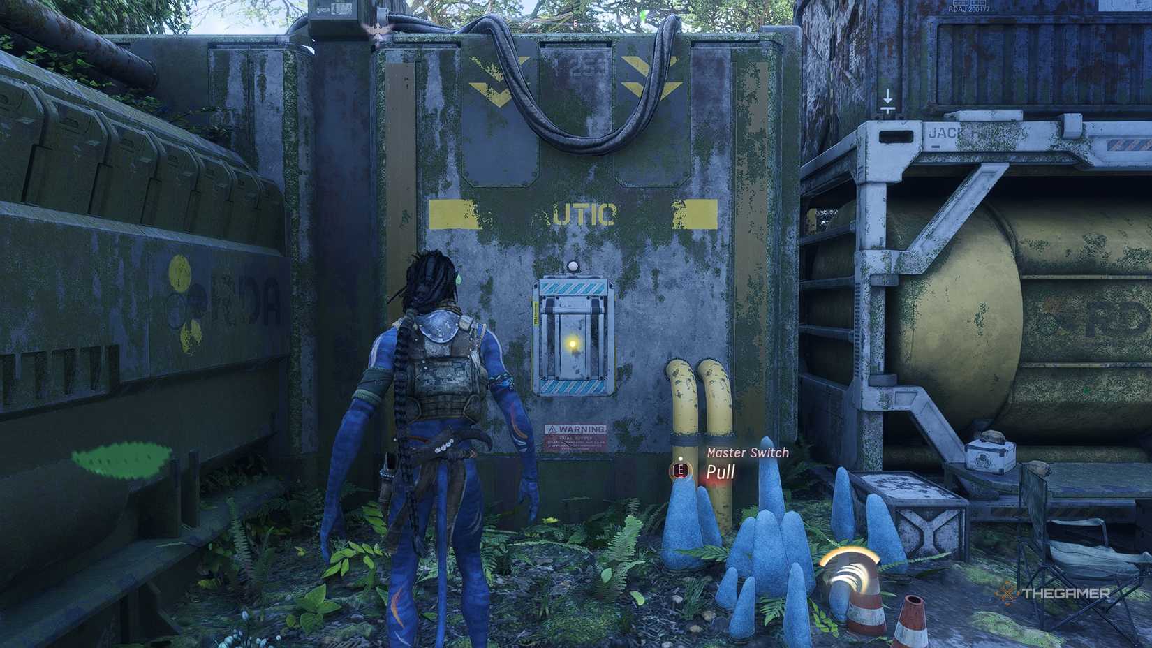 Avatar_ Frontiers of Pandora™ So'lek locates the master switch in the abandoned outpost.