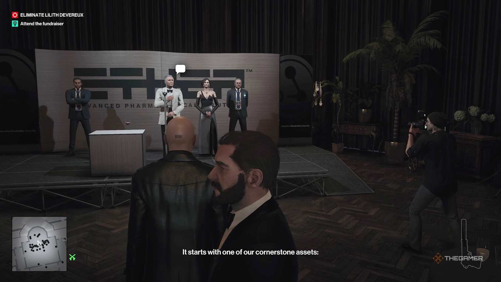 Agent 47 watching a speech in Hitman World of Assassination.