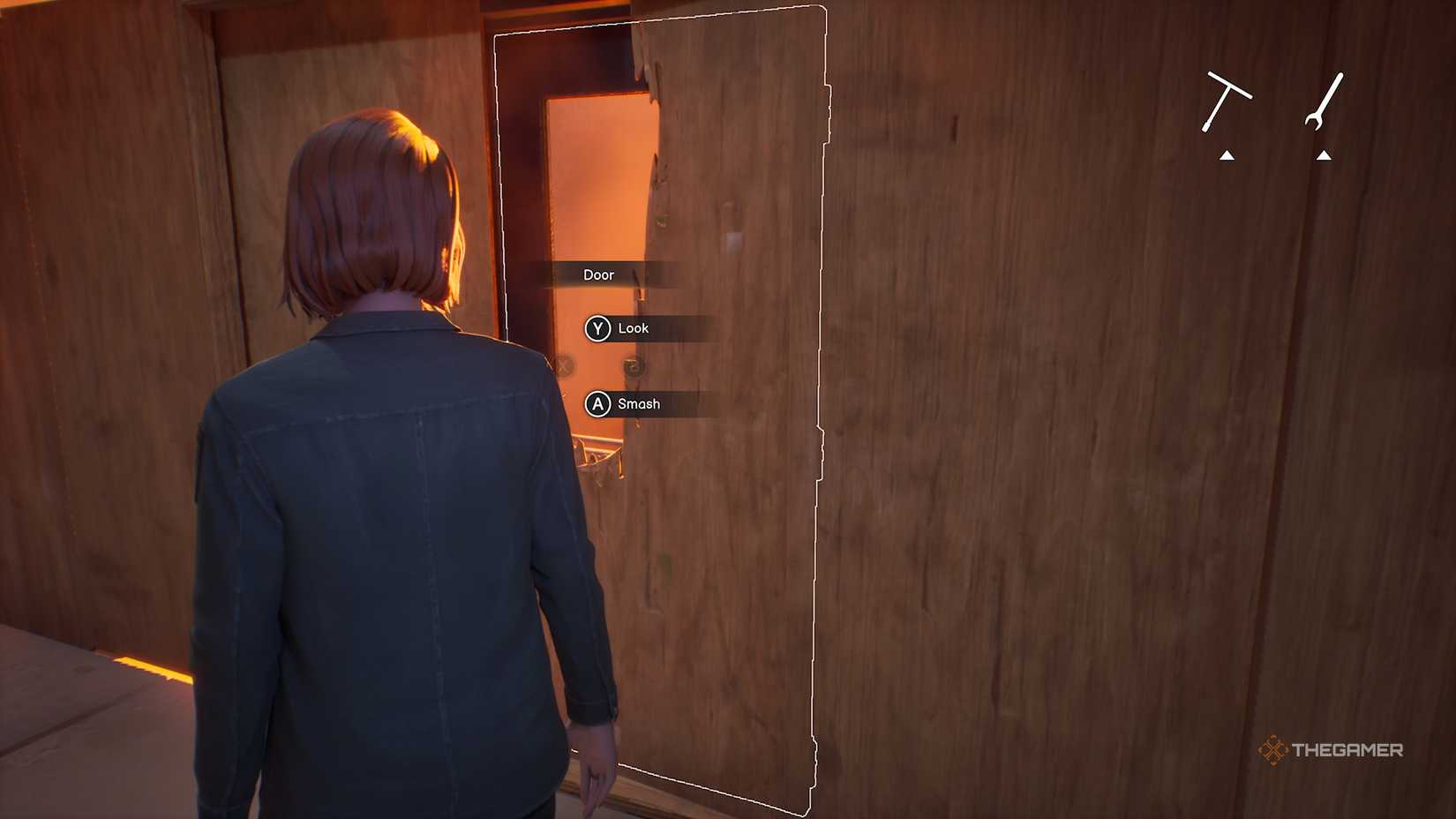 In Life is Strange Reunion, Max at the door while a fire is burning inside.