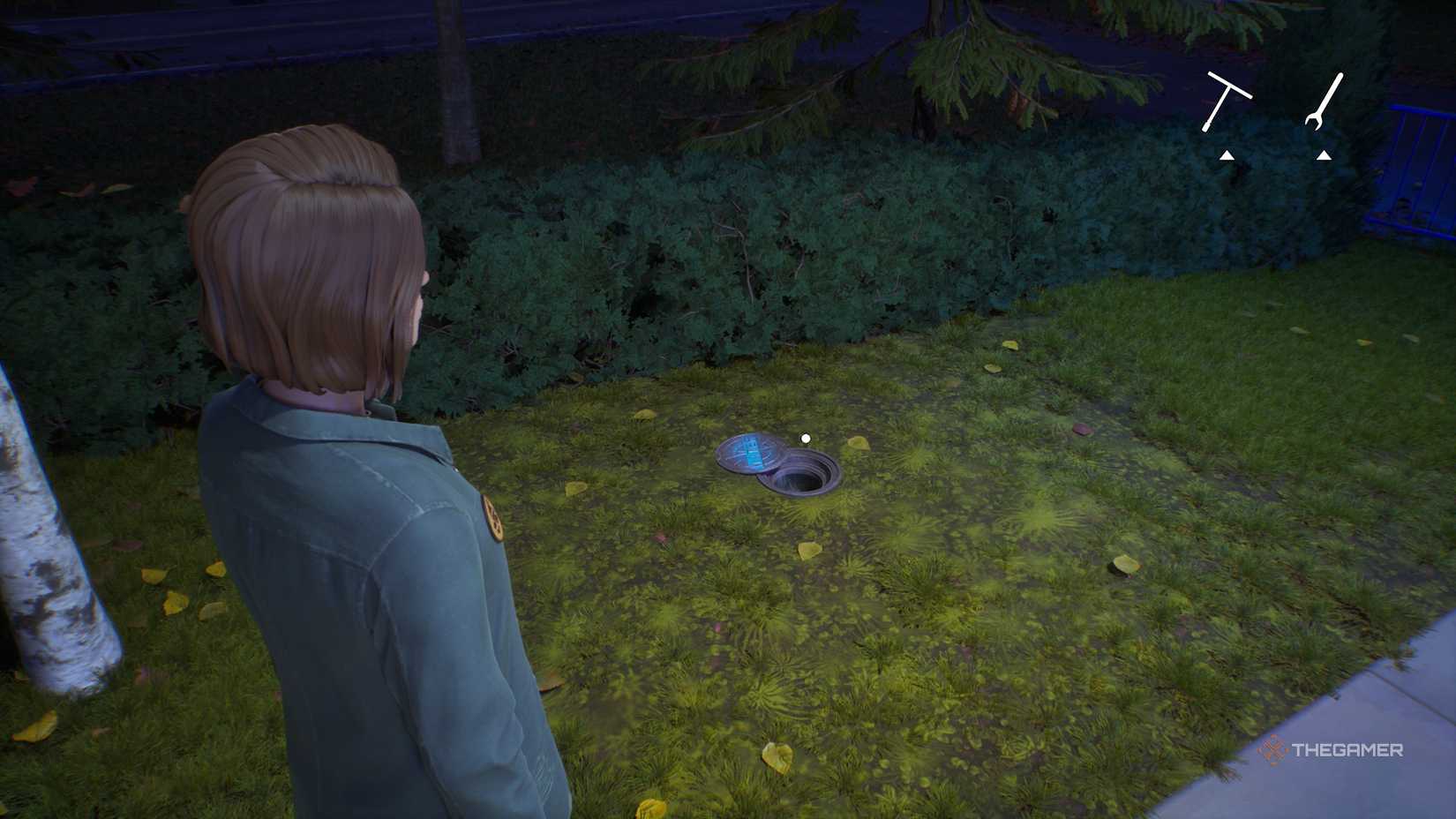 Max looking down at a valve in the ground in Life is Strange Reunion.