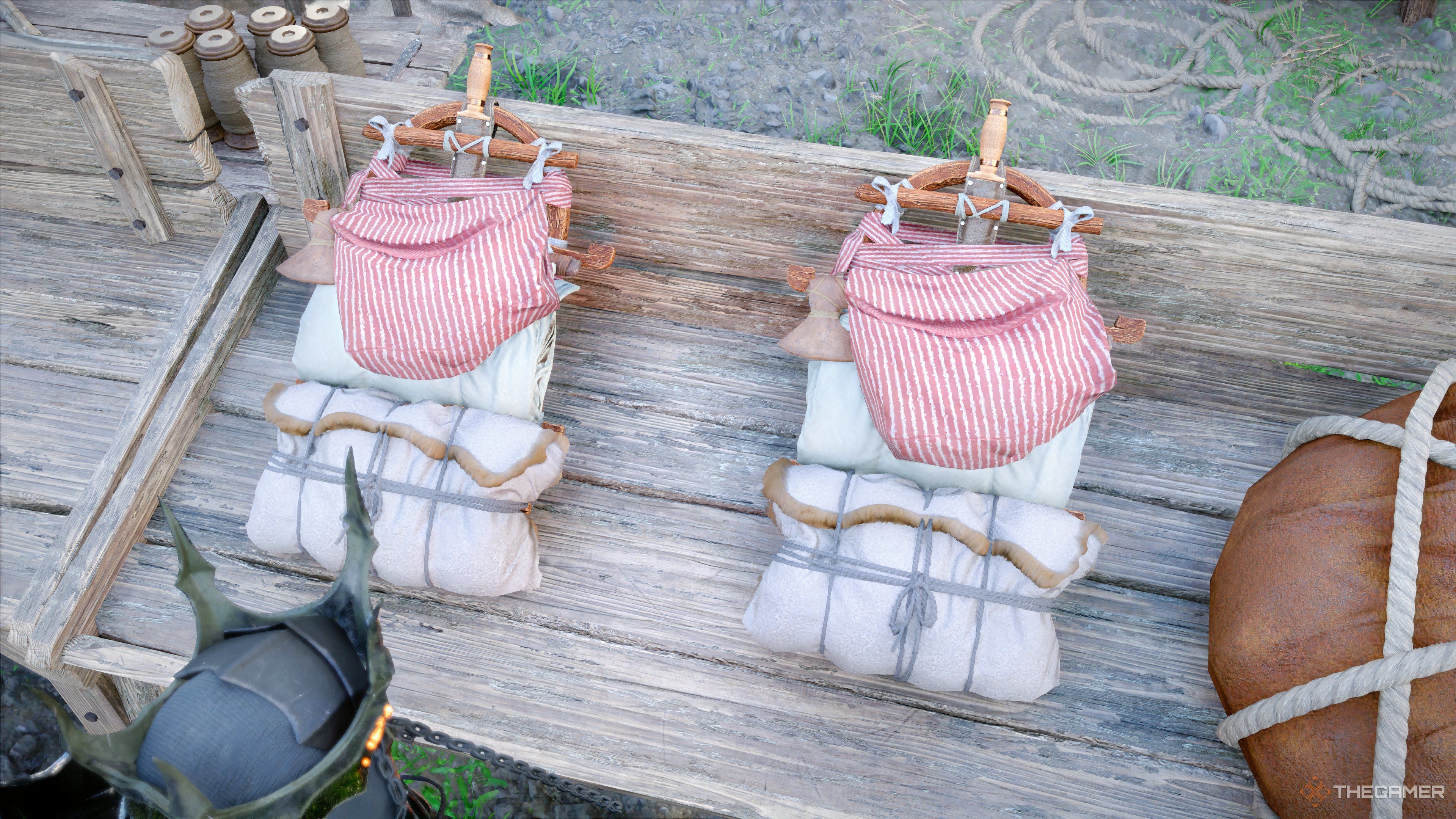 Kliff looks at two Peddler's Packs in the Crimson Desert.