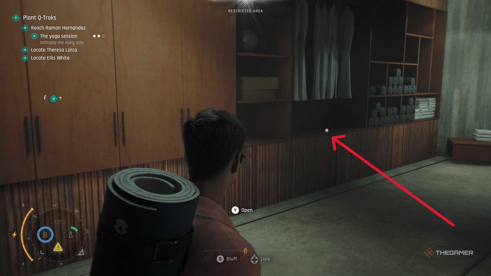 A player getting all the playing cards in 007 First Light.