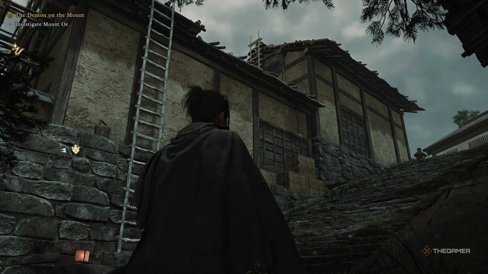 Musashi from Onimusha Way Of The Sword is looking at the two sets of ladders which lead to the hidden treasure.