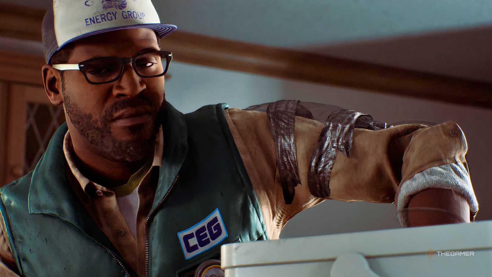 Simon reaching into an Organ Transplant Box In Silent Hill Townfall.