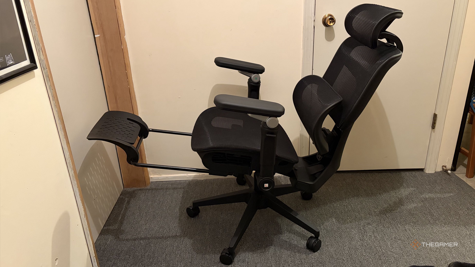 Boulies EP600 Ergonomic Chair in full lean back position.